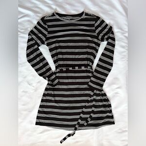 Daisy Fuentes Black and White Striped Dress With Tie Waist Size Medium
